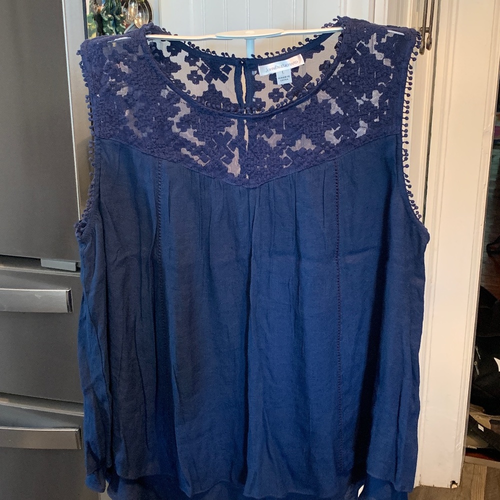 John Paul Richard fully lined lace top‎ . NWT retail 48